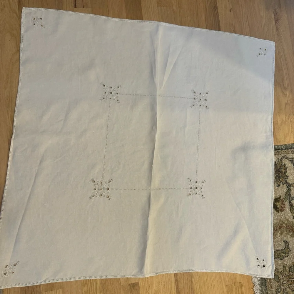 Vintage Tablecloth Linen Square Embroidered Lace 34” x 34” Table Cloth